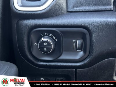 2020 RAM 1500 Big Horn Crew Cab 4x4 5'7" Box