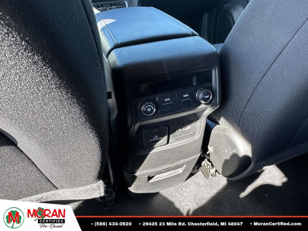 2022 GMC Acadia SLE