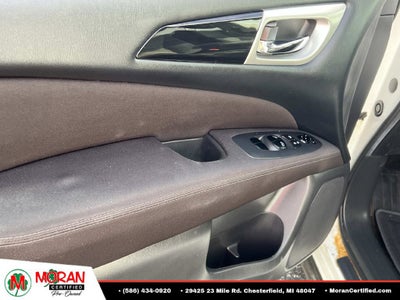 2017 Nissan Pathfinder SV