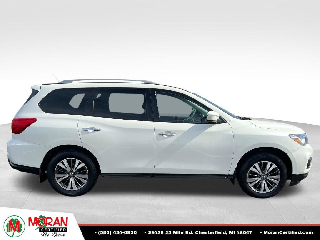 2017 Nissan Pathfinder SV