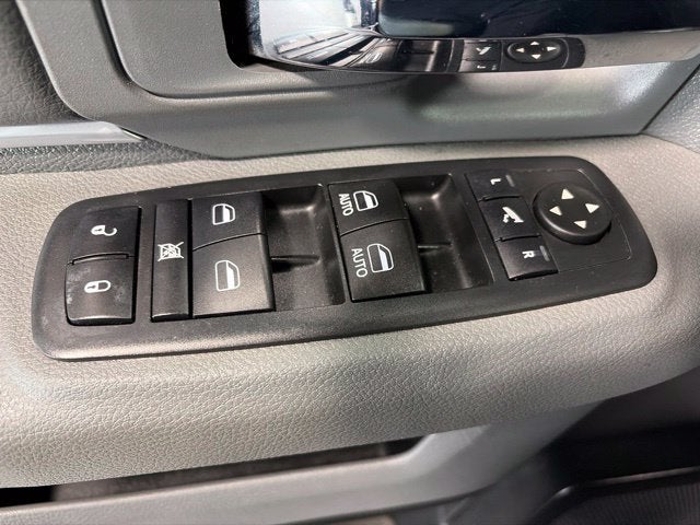 2017 RAM 1500 Big Horn Crew Cab 4x4 5'7' Box