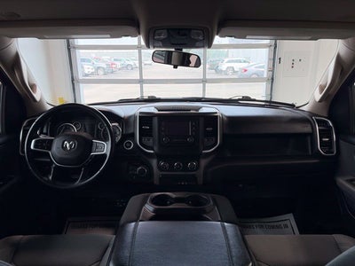 2020 RAM 1500 Big Horn Crew Cab 4x4 5'7' Box