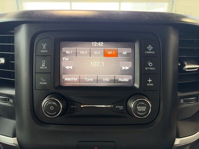 2020 RAM 1500 Big Horn Crew Cab 4x4 5'7' Box