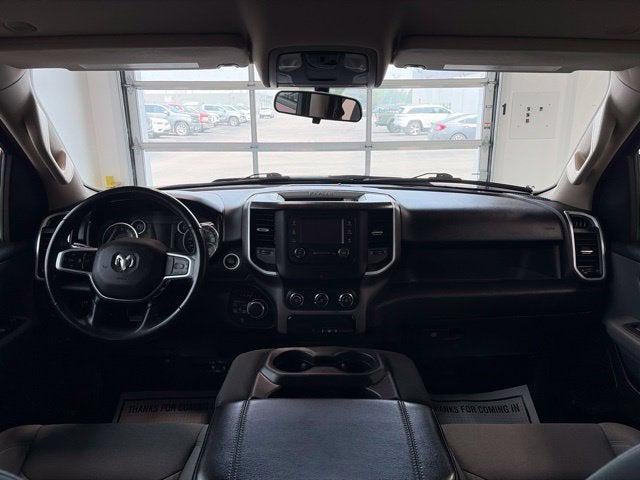 2020 RAM 1500 Big Horn Crew Cab 4x4 5'7' Box