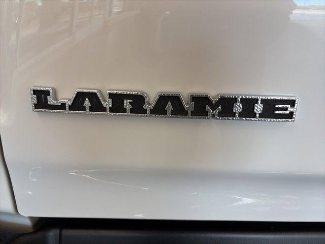 2022 RAM 1500 Laramie Crew Cab 4x4 5'7' Box