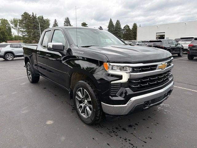 2022 Chevrolet Silverado 1500 4WD Double Cab Standard Bed LT with 2FT