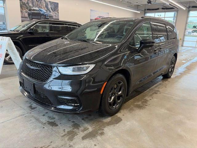 2024 Chrysler Pacifica Hybrid Premium S Appearance Pkg