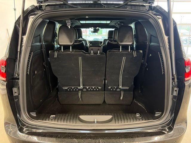 2024 Chrysler Pacifica Hybrid Premium S Appearance Pkg