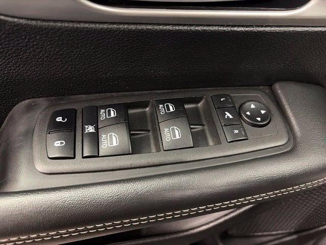 2024 Chrysler Pacifica Hybrid Premium S Appearance Pkg
