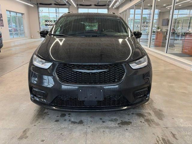 2024 Chrysler Pacifica Hybrid Premium S Appearance Pkg