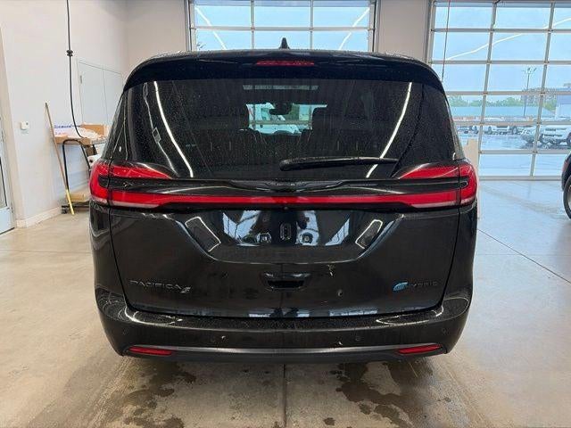 2024 Chrysler Pacifica Hybrid Premium S Appearance Pkg