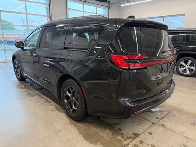 2024 Chrysler Pacifica Hybrid Premium S Appearance Pkg