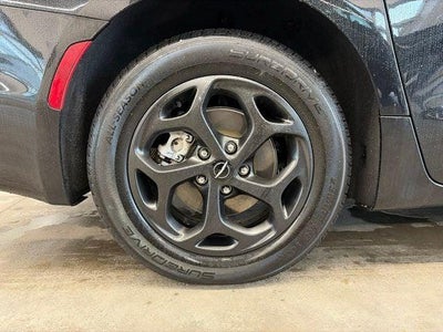 2024 Chrysler Pacifica Hybrid Premium S Appearance Pkg