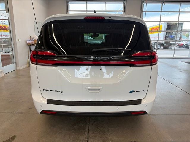 2024 Chrysler Pacifica Hybrid S Appearance Pkg