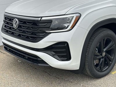2026 Volkswagen Atlas Cross Sport 2.0T SEL R-Line Black
