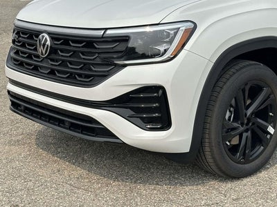 2026 Volkswagen Atlas Cross Sport 2.0T SEL R-Line Black