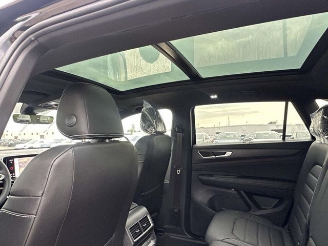 2026 Volkswagen Atlas Cross Sport 2.0T SEL R-Line Black