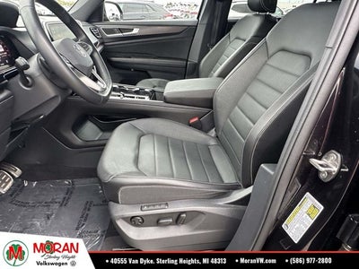2024 Volkswagen Atlas Cross Sport 2.0T SEL R-Line