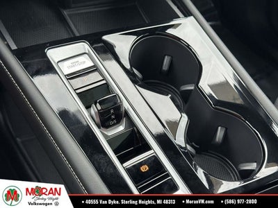 2024 Volkswagen Atlas Cross Sport 2.0T SEL R-Line