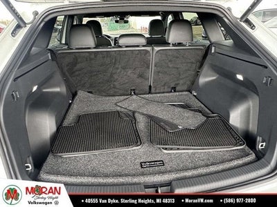 2025 Volkswagen Atlas Cross Sport 2.0T SEL R-Line Black