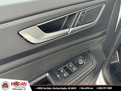 2025 Volkswagen Atlas Cross Sport 2.0T SEL R-Line Black