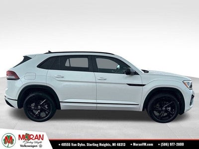 2025 Volkswagen Atlas Cross Sport 2.0T SEL R-Line Black