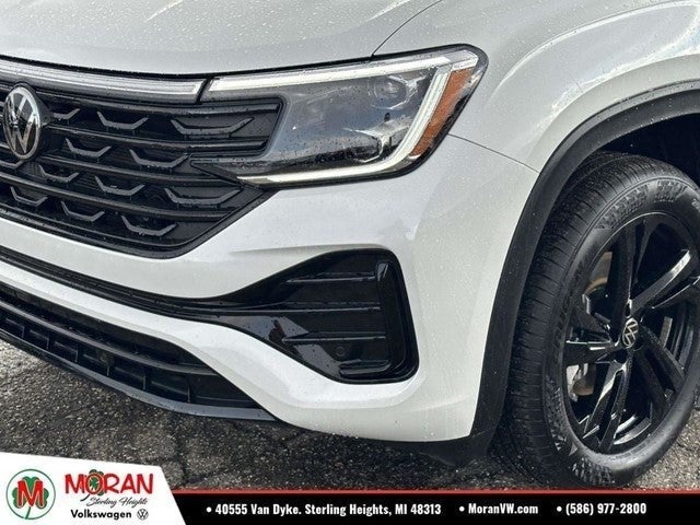 2025 Volkswagen Atlas Cross Sport 2.0T SEL R-Line Black