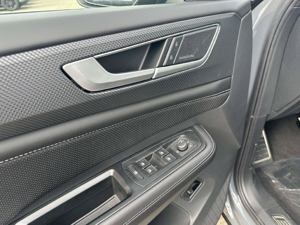 2026 Volkswagen Atlas Cross Sport SEL Premium R-Line