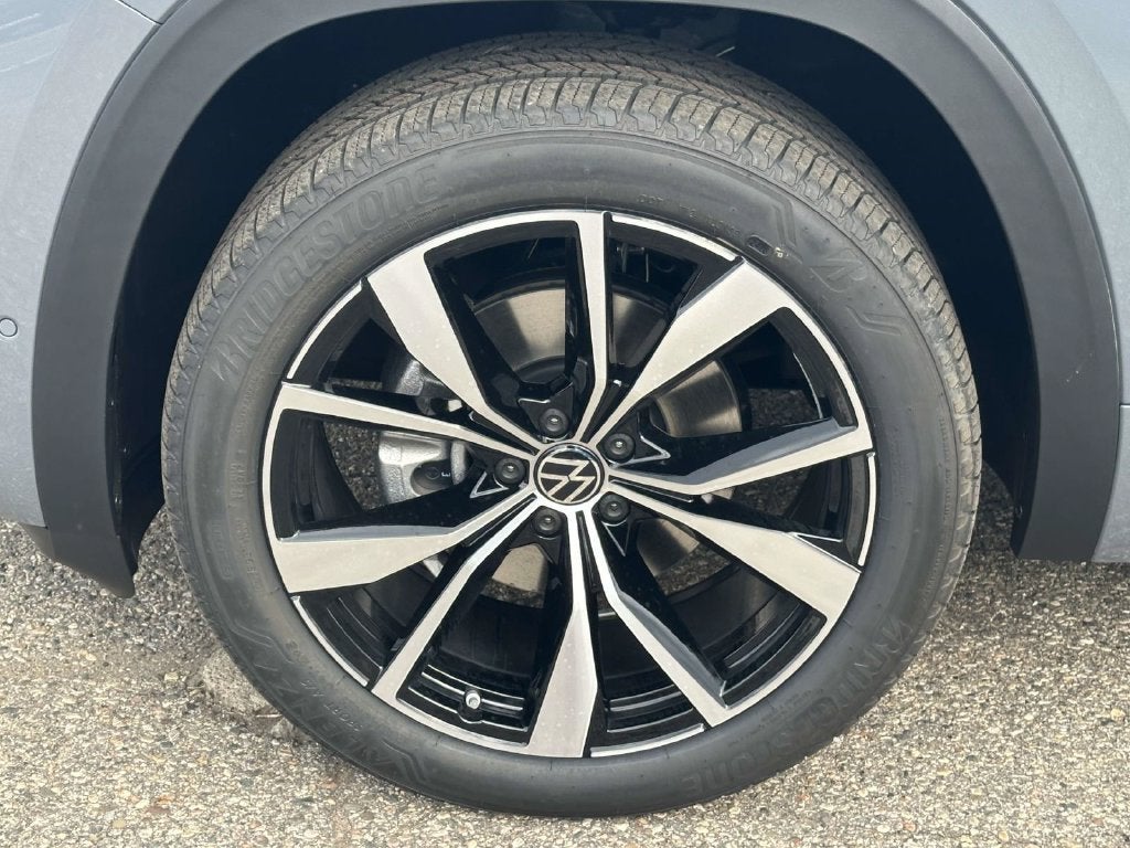 2026 Volkswagen Atlas Cross Sport SEL Premium R-Line