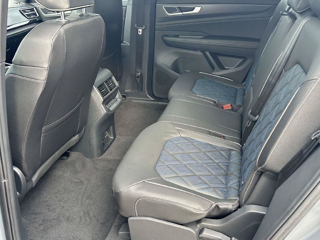 2026 Volkswagen Atlas Cross Sport SEL Premium R-Line