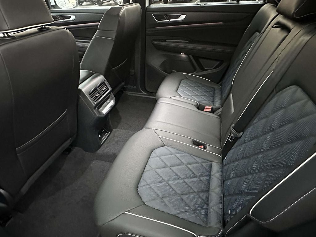 2026 Volkswagen Atlas Cross Sport SEL Premium R-Line
