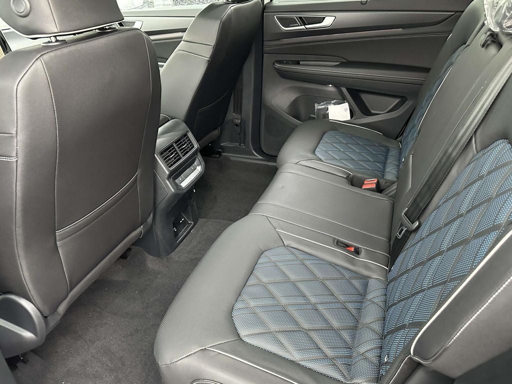 2026 Volkswagen Atlas Cross Sport SEL Premium R-Line