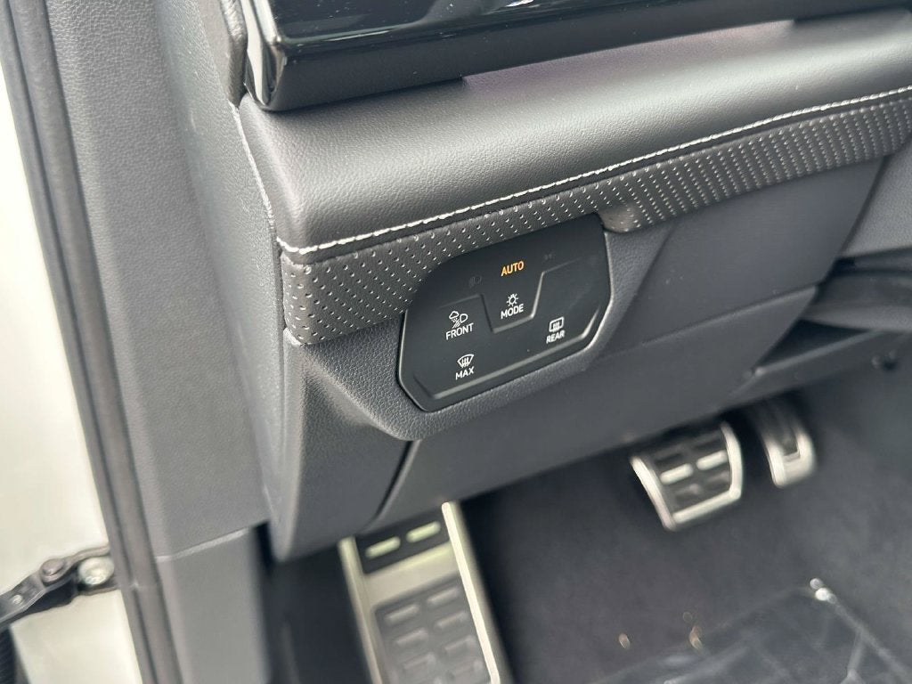 2026 Volkswagen Atlas Cross Sport SEL Premium R-Line