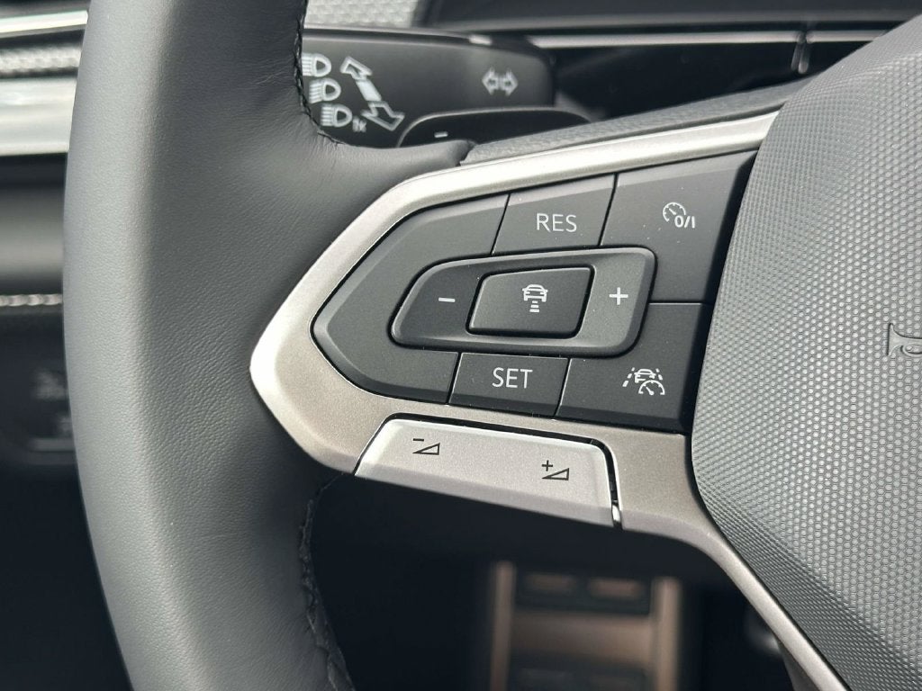 2026 Volkswagen Atlas Cross Sport SEL Premium R-Line