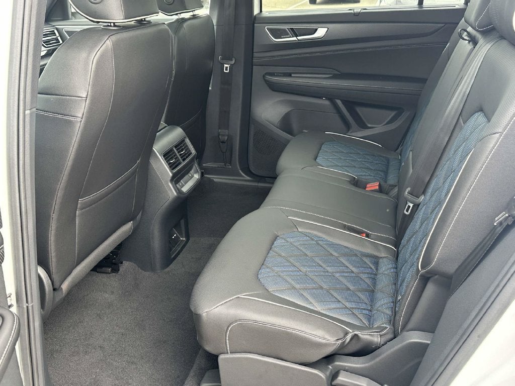 2026 Volkswagen Atlas Cross Sport SEL Premium R-Line