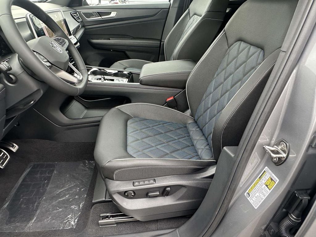 2026 Volkswagen Atlas Cross Sport 2.0T SEL Premium R-Line