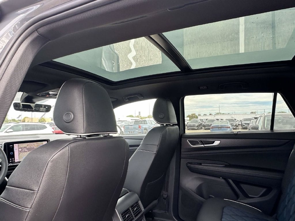 2026 Volkswagen Atlas Cross Sport SEL Premium R-Line