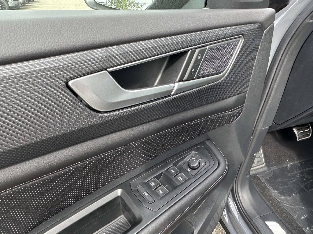 2026 Volkswagen Atlas Cross Sport SEL Premium R-Line