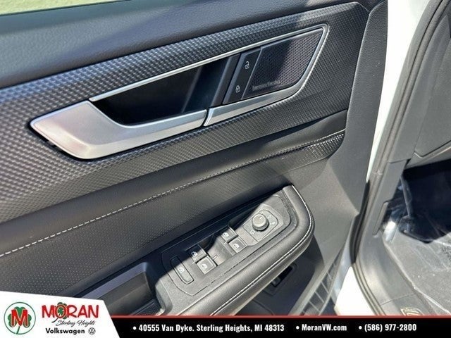 2024 Volkswagen Atlas Cross Sport 2.0T SEL Premium R-Line