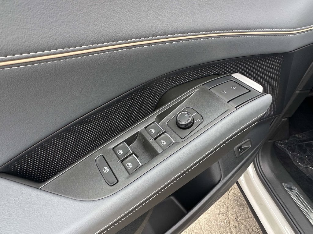 2027 Volkswagen Atlas SE w/Technology