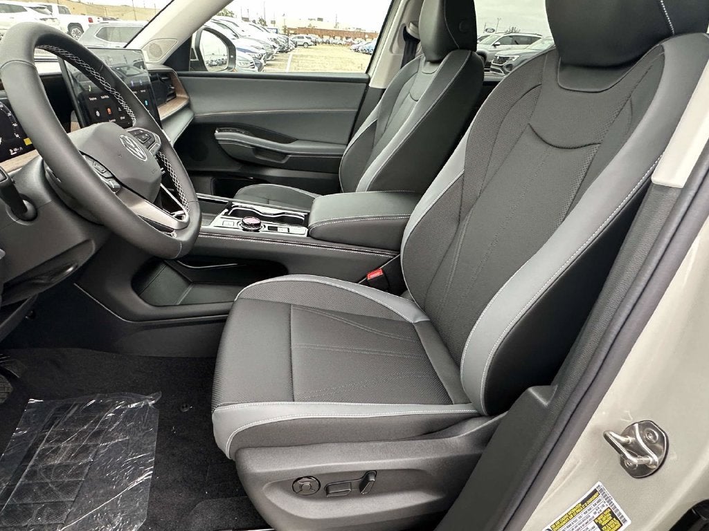 2027 Volkswagen Atlas SE w/Technology