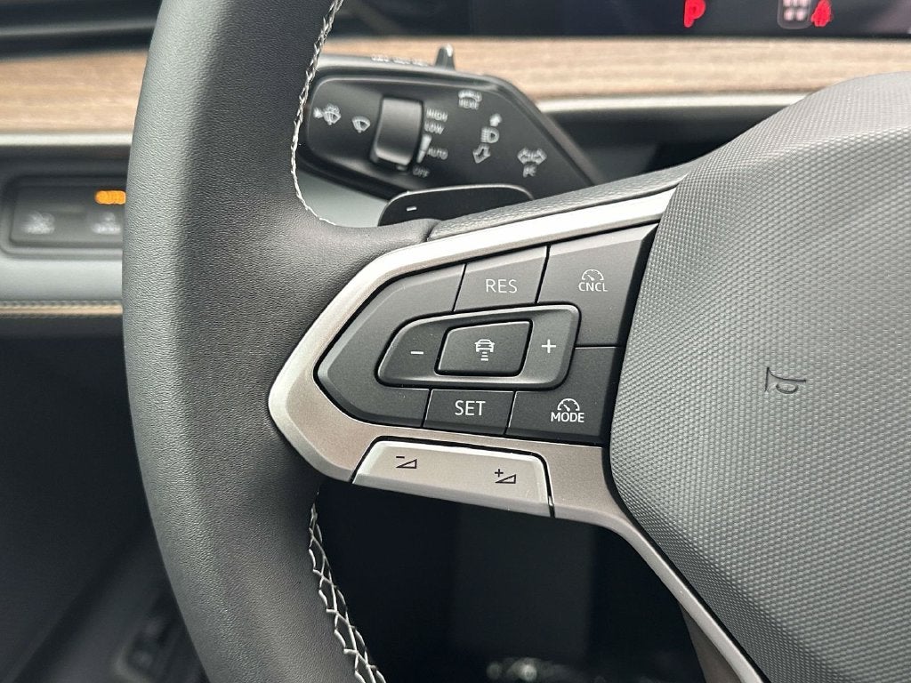 2027 Volkswagen Atlas SE w/Technology