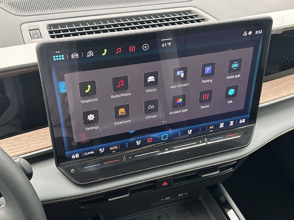 2027 Volkswagen Atlas SE w/Technology