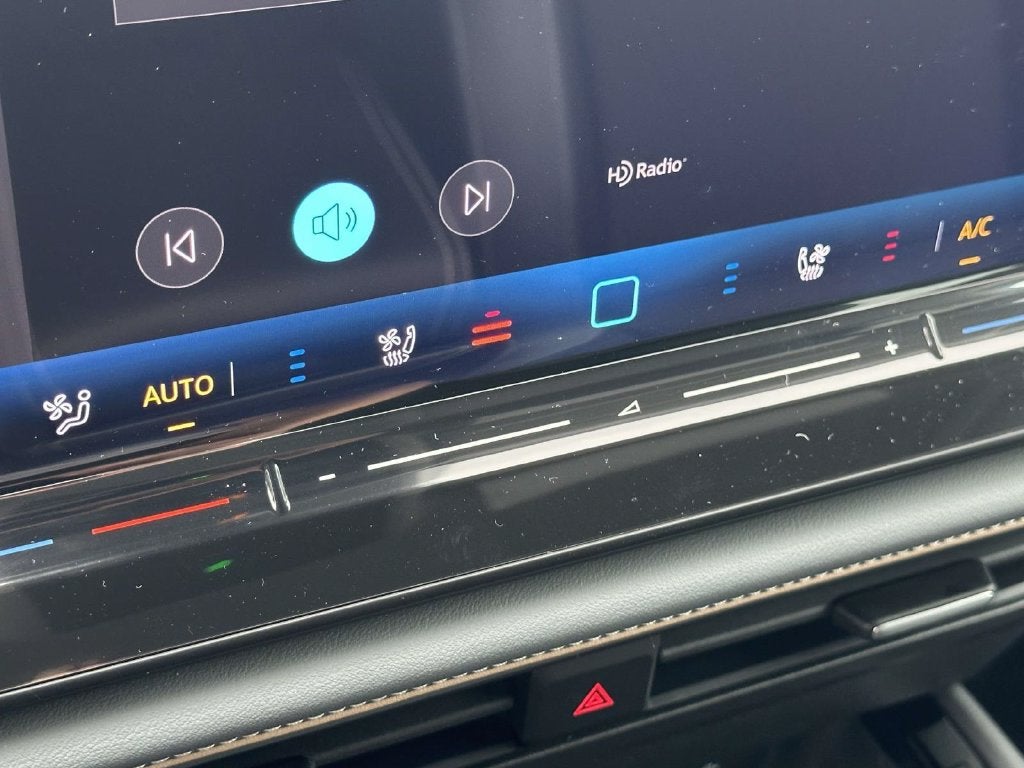 2027 Volkswagen Atlas SE w/Technology