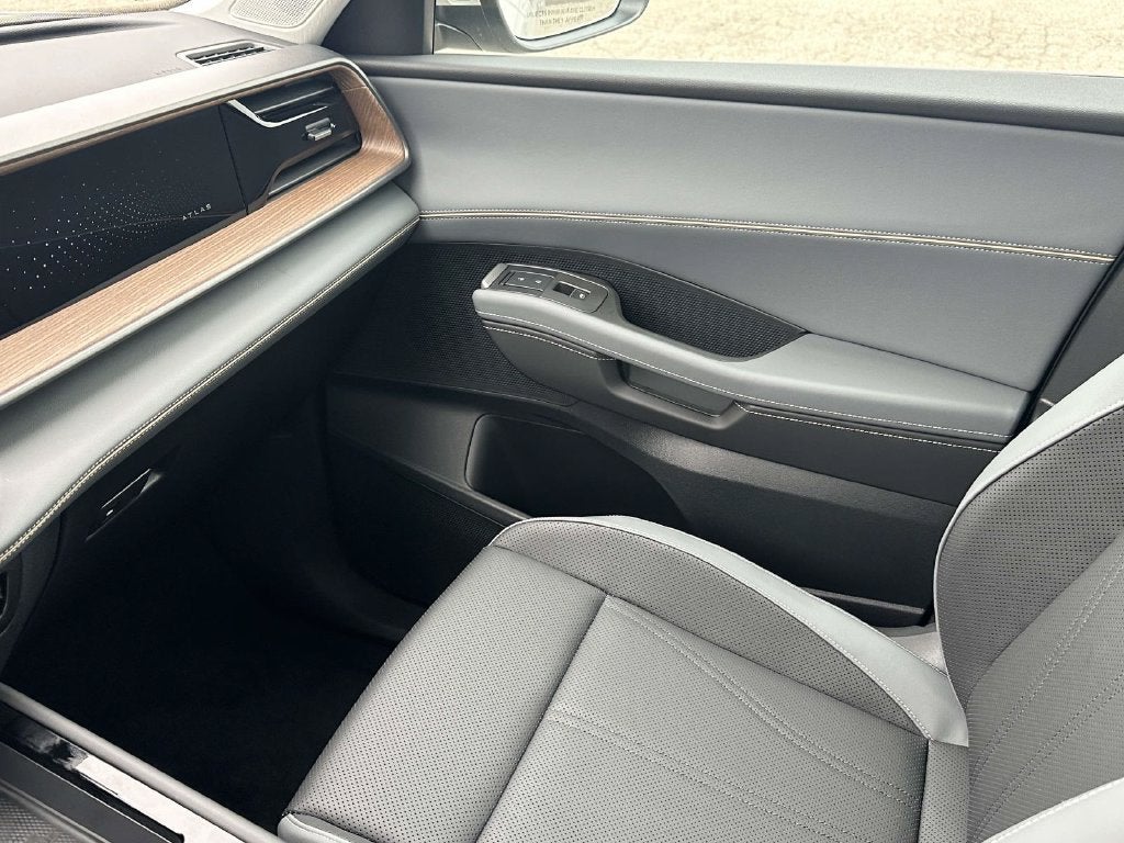 2027 Volkswagen Atlas SE w/Technology