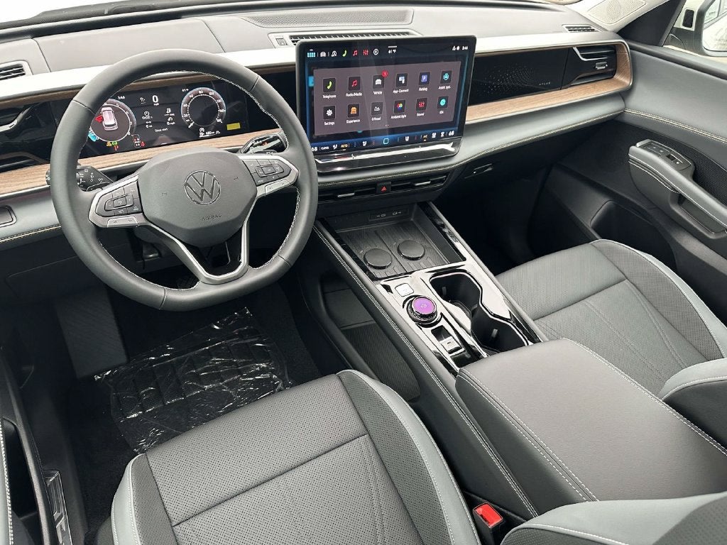 2027 Volkswagen Atlas SE w/Technology