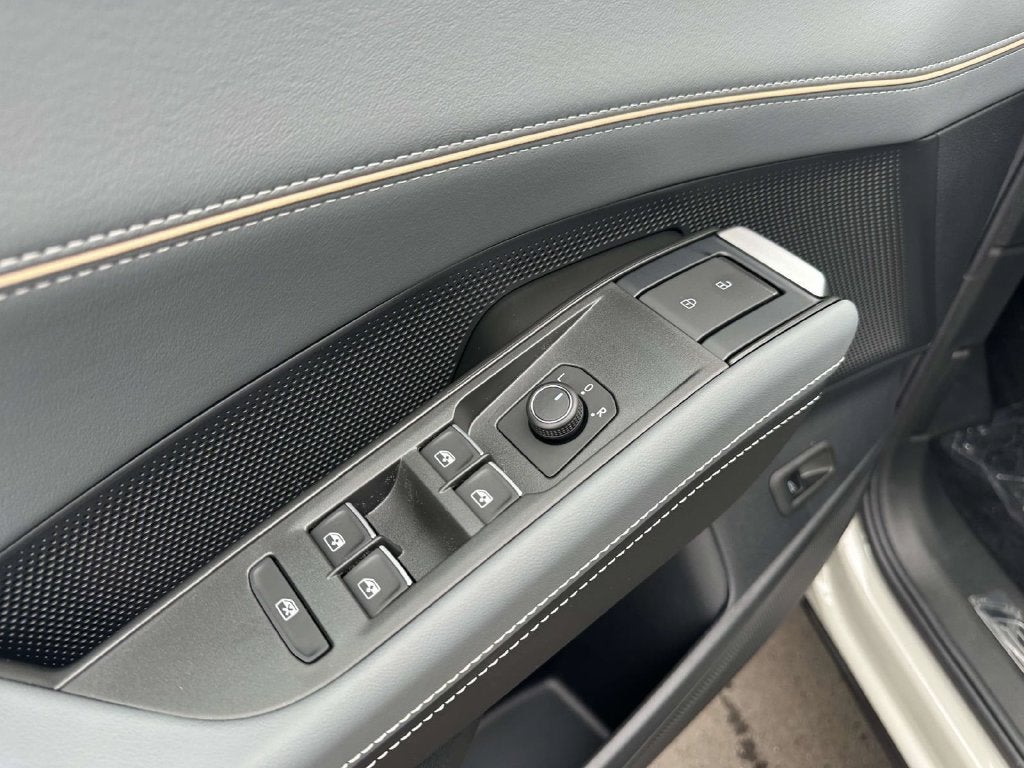 2027 Volkswagen Atlas SE w/Technology