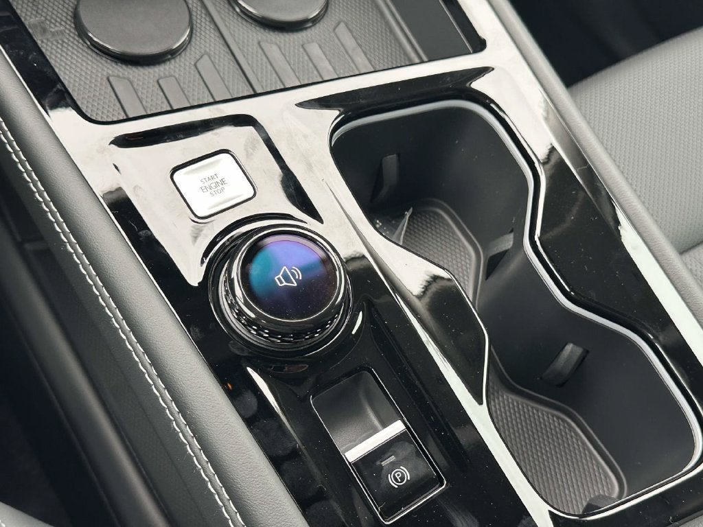 2027 Volkswagen Atlas SE w/Technology