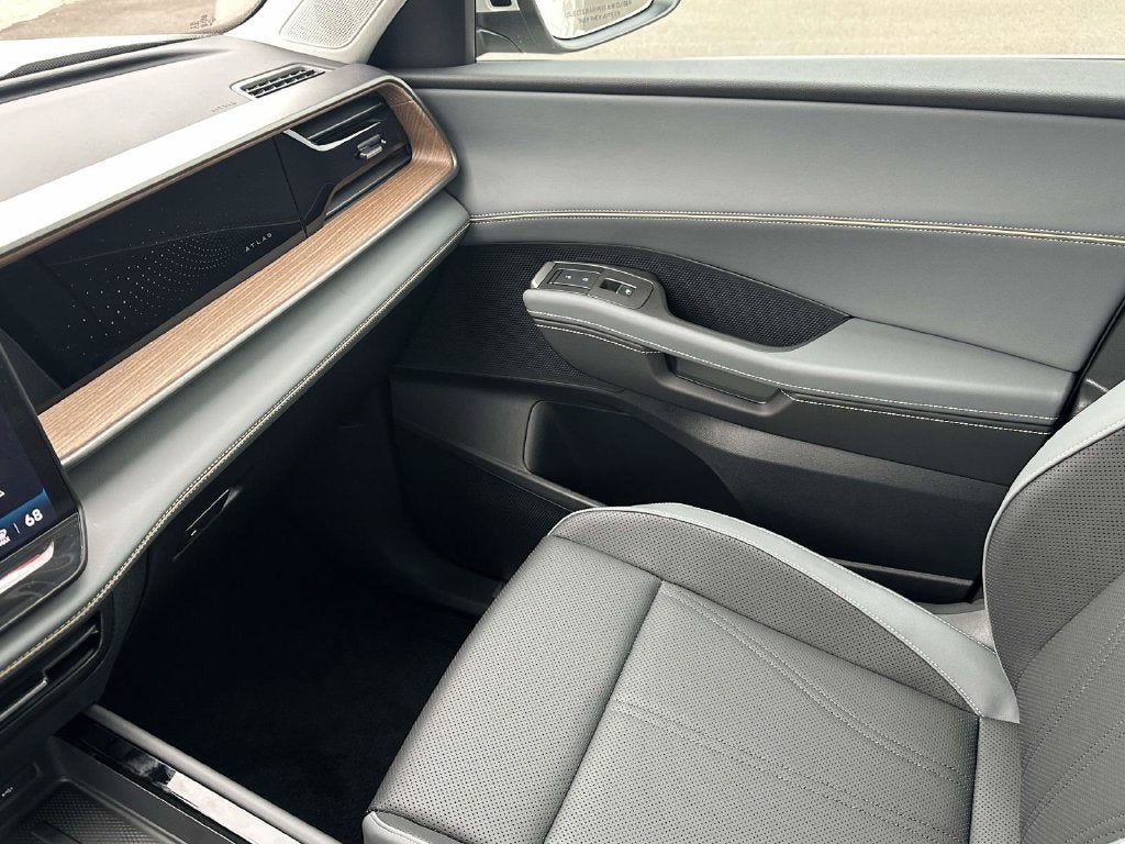 2027 Volkswagen Atlas SE w/Technology