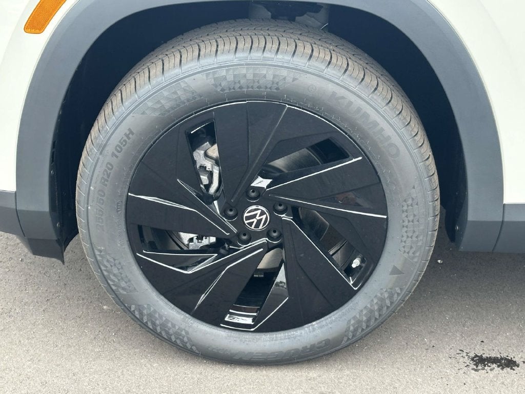 2027 Volkswagen Atlas SE w/Technology